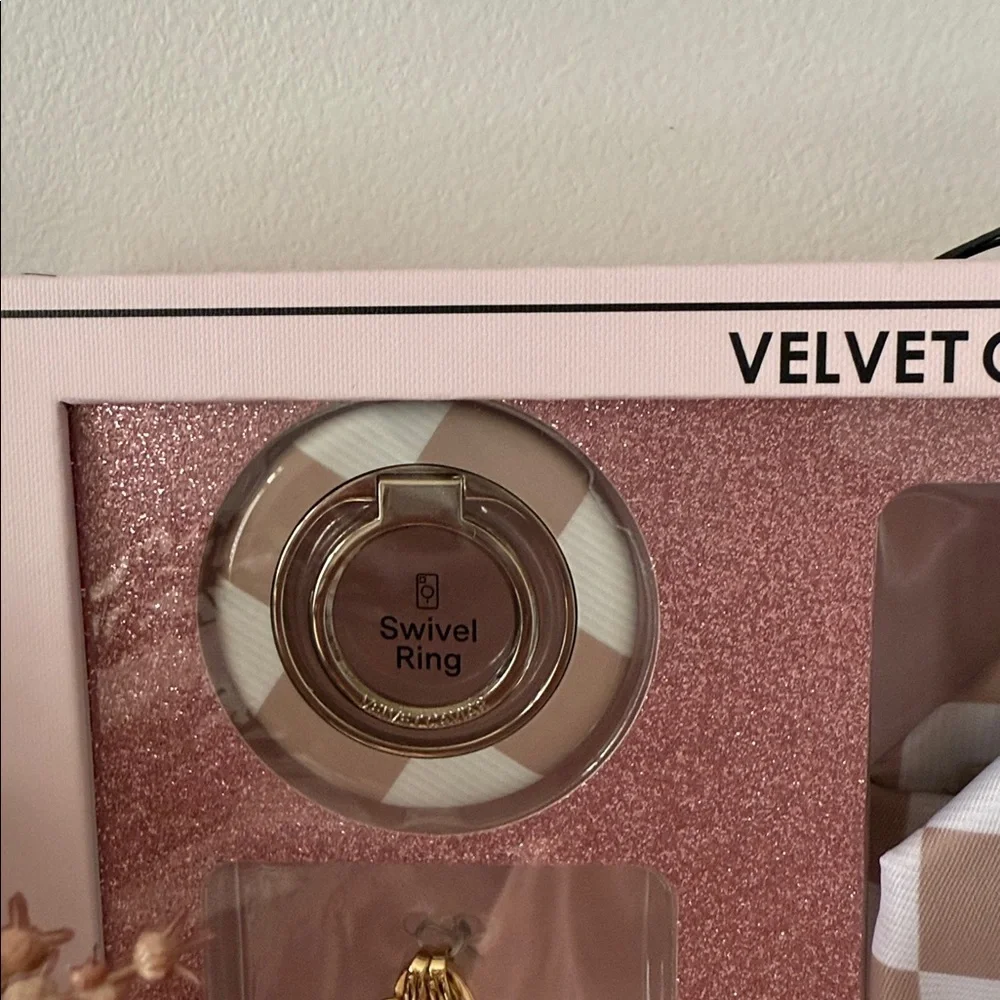 Velvet Caviar Checkered Phone Accessories Set in Cream and White